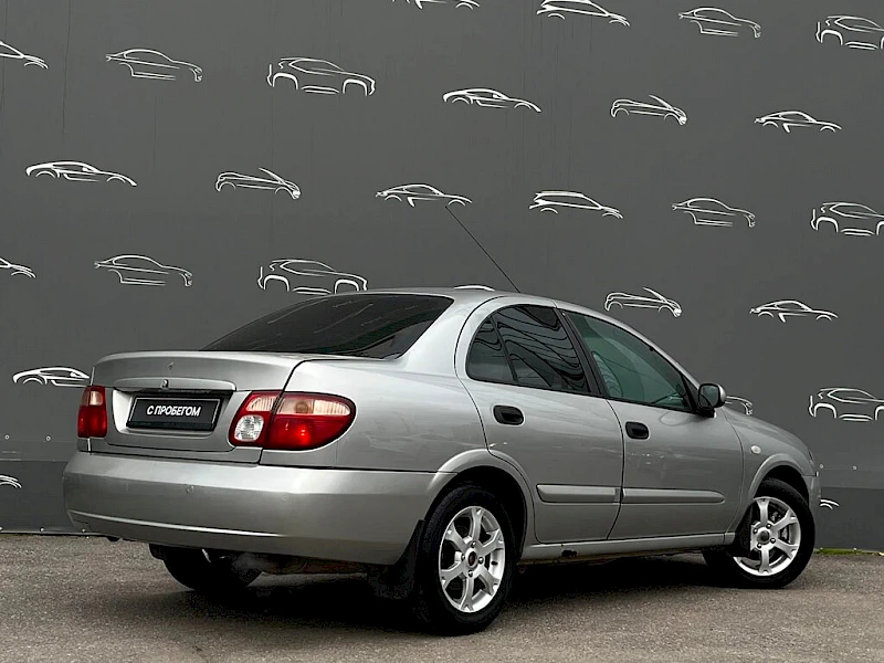 Nissan Almera